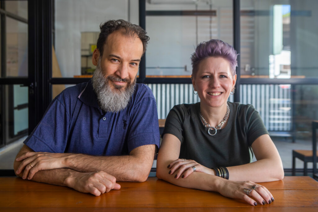 Somos Anibal Pautazzo y Cintia Slobodiuk. El único equipo de diseño especializado en estudios de Arquitectura.
